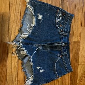 Womens Distressed Levi 501 Shorts 28